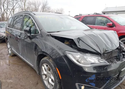 2017 Chrysler Pacifica Touring-L z USA, uszkodzony, nr VIN 2C4RC1BG1HR785113